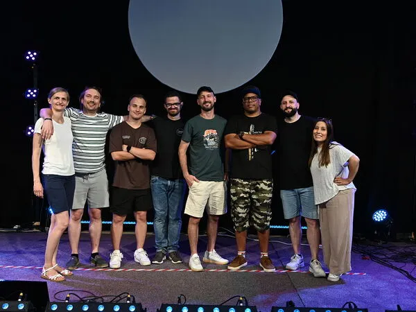 Personal e integrantes de la banda de Generation Alive Ministries.