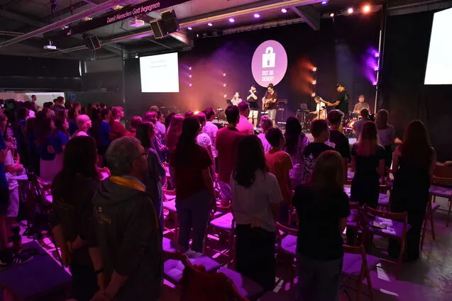 JuMi25: Quien confía en Dios, está seguro