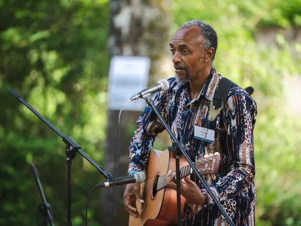 Música de Kenia en el servicio religioso africano