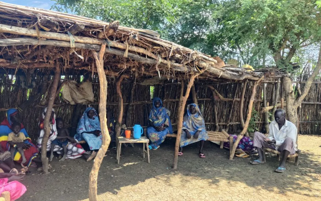 Biu comparte el evangelio en un campo de refugiados en Sudán del Sur