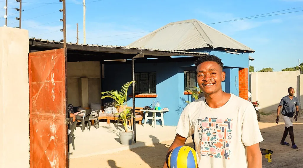 La historia de Sendu: Cómo un centro juvenil en Zambia encendió la fe de un joven