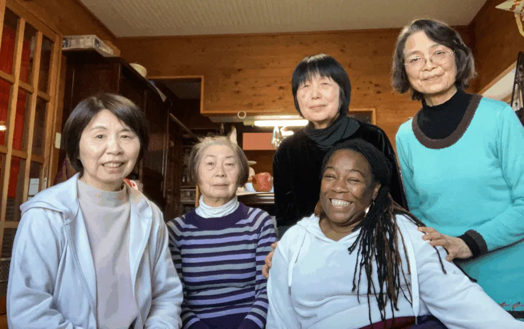 Tia con sus mamás japonesas y dos amigas | SIM International