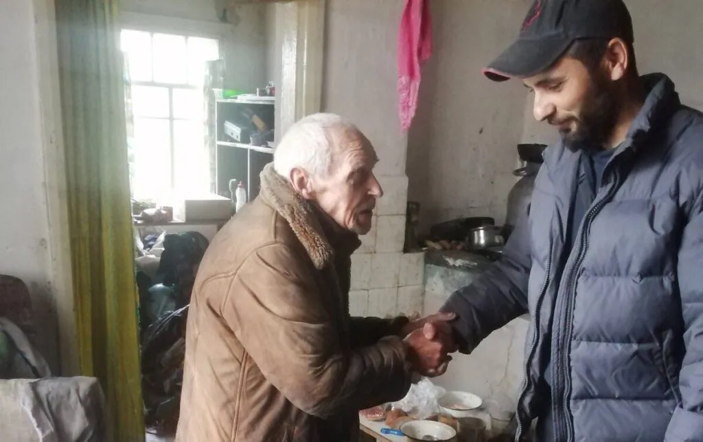 El Pastor Petr está compartiendo esperanza en la Ucrania devastada por la guerra.