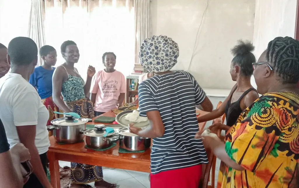 Talitha Cumi está empoderando a niñas jóvenes en las zonas rurales de Zimbabue.