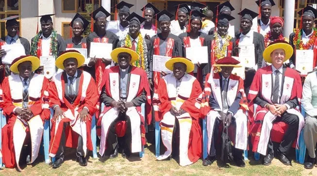 Pastores bien entrenados hacen crecer la iglesia en Uganda