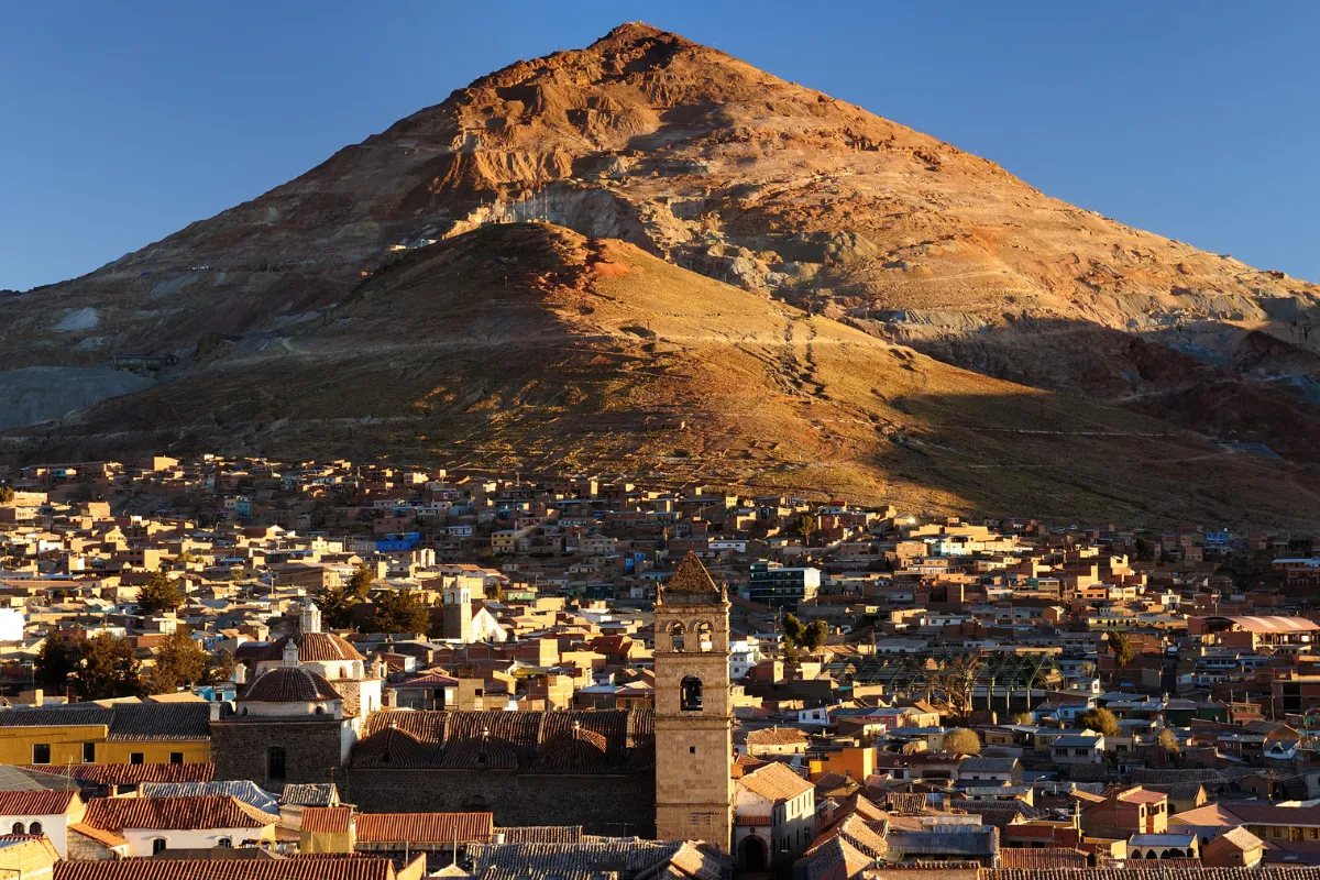 De la minería a la misión: brillando la luz de Dios en la oscuridad
