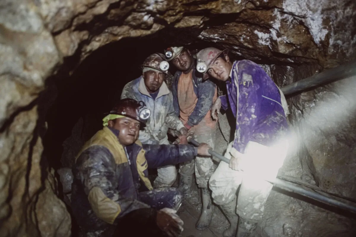 De la minería a la misión: brillando la luz de Dios en la oscuridad