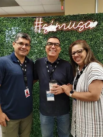 La historia de Emam: Descubriendo a Jesús a través de grabaciones del Evangelio en África Occidental