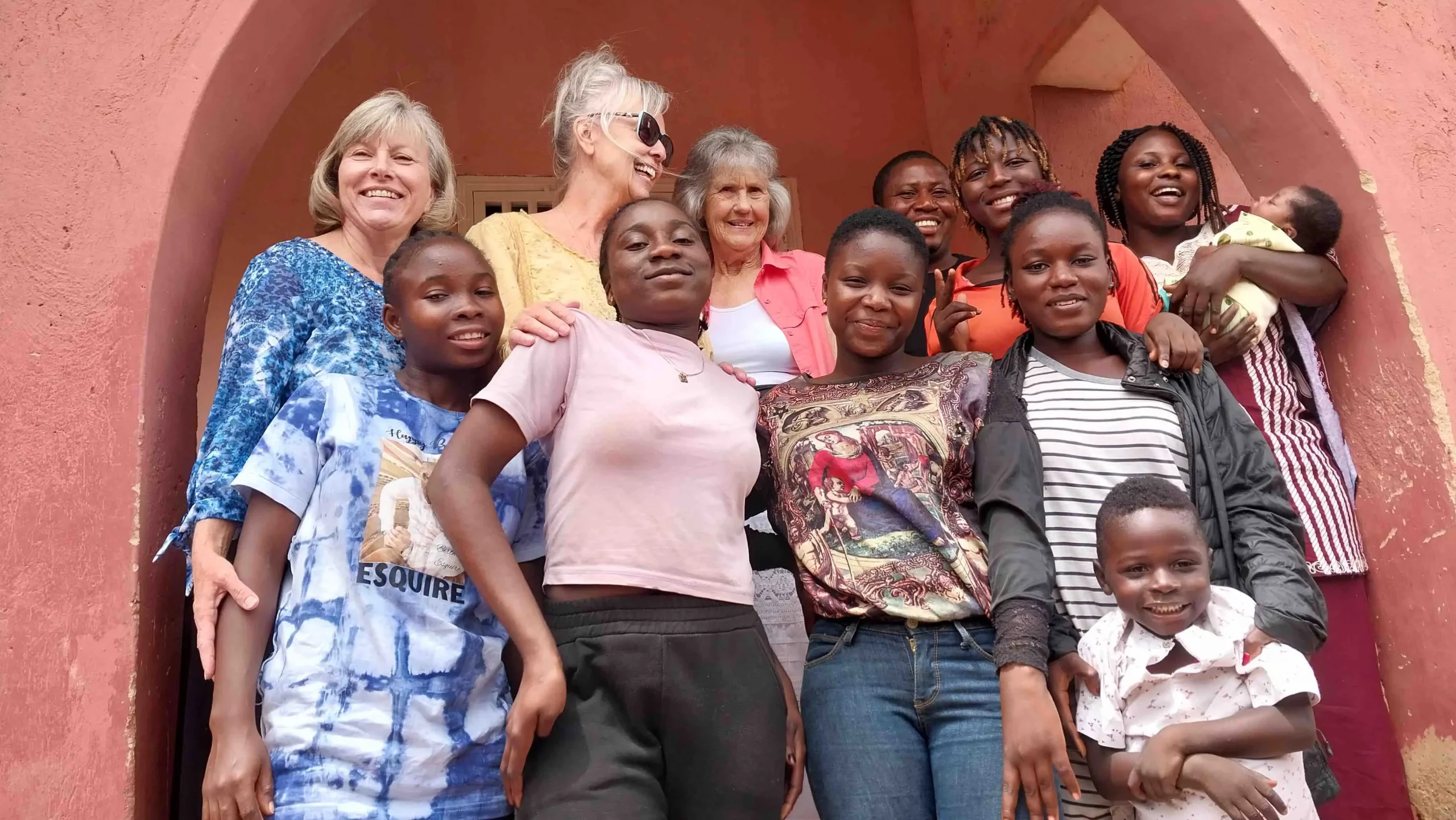 Empoderando a Adolescentes Huérfanos en África Occidental