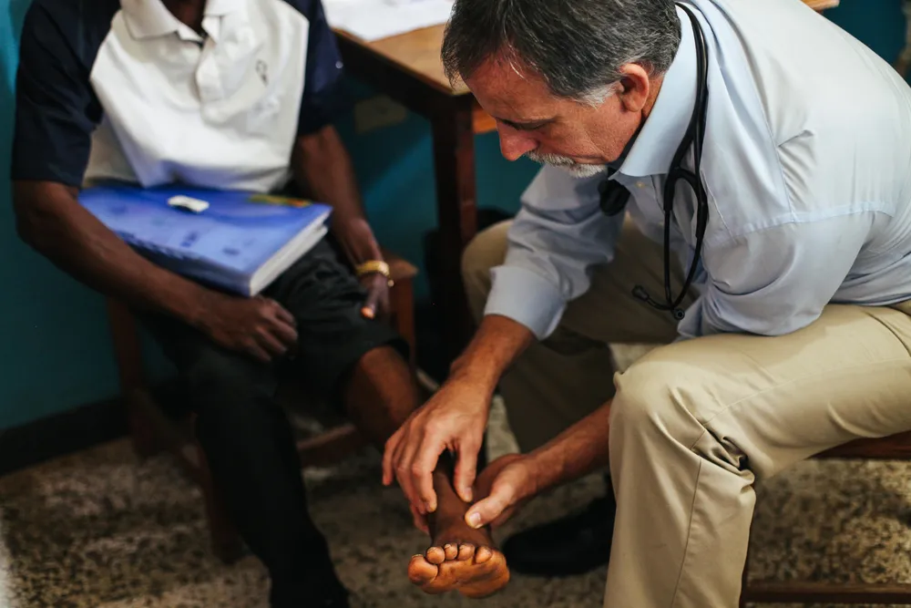 Tratando a los sobrevivientes de Ébola en Liberia