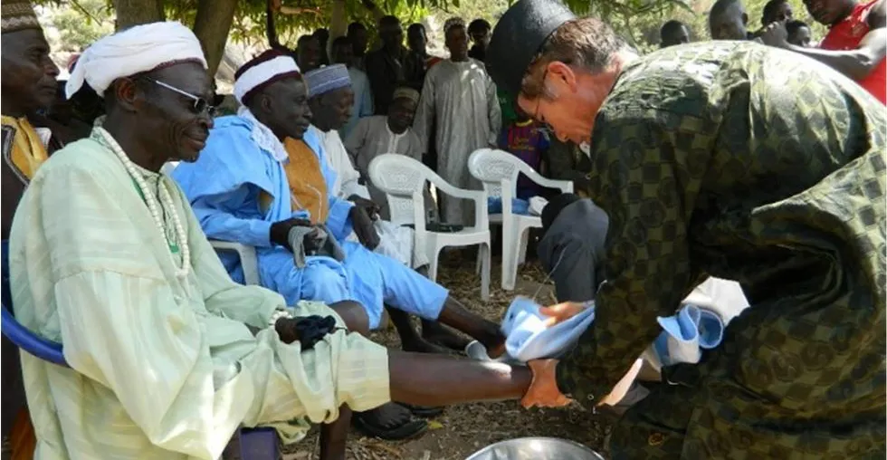 Uniendo a musulmanes y cristianos a través del agua limpia